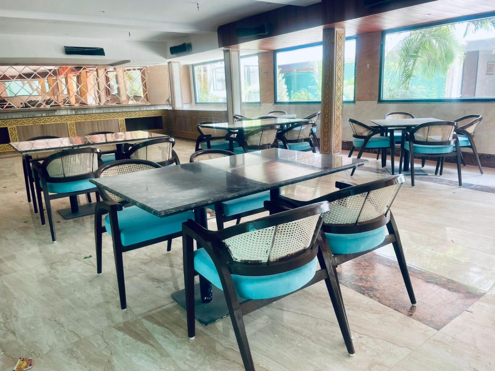 Country Inn Ayodhya - Opposite Airport Buitenkant foto